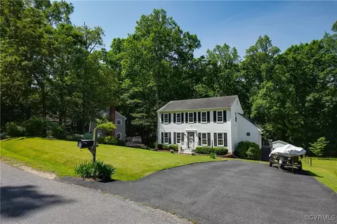 2912 Mcmanaway Dr, Midlothian, VA 23112 photo 3
