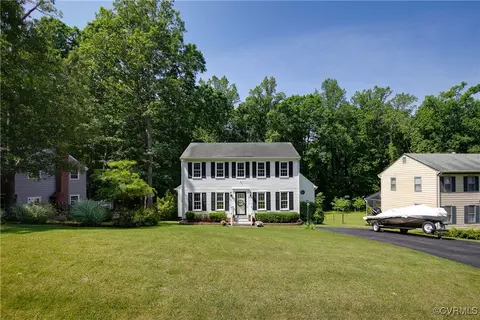 2912 Mcmanaway Dr, Midlothian, VA 23112 photo 2