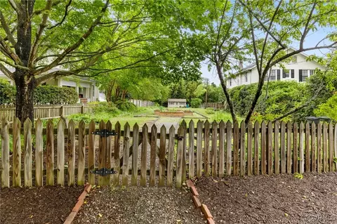 5902 Grove Ave, Richmond, VA 23226