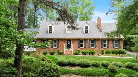 7290 Hill View Dr, Mechanicsville, VA 23111