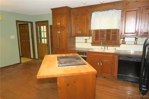 Kitchen - 3029 Cicero Pkwy 3035 Maplevale, Chester, VA 23831 photo 2 of 2