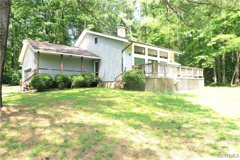 3029 Cicero Pkwy 3035 Maplevale, Chester, VA 23831