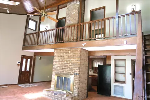 Living - 3029 Cicero Pkwy 3035 Maplevale, Chester, VA 23831 photo 4 of 6
