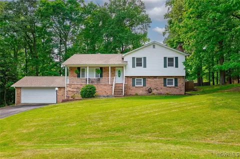 14806 Green Forest Dr, Colonial Heights, VA 23834