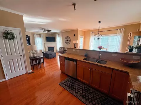 Kitchen - 945 Gorham Ct, Midlothian, VA 23114 photo 2 of 2