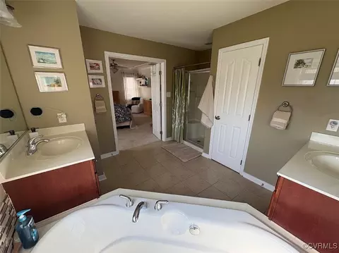 Bath - 945 Gorham Ct, Midlothian, VA 23114 photo 2 of 2