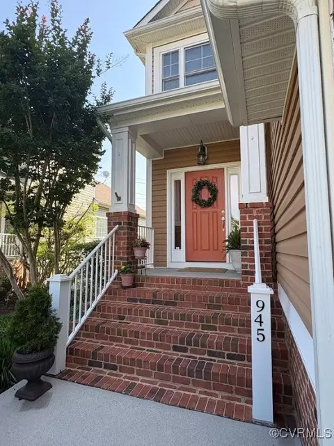 Exterior - 945 Gorham Ct, Midlothian, VA 23114 photo 2 of 2