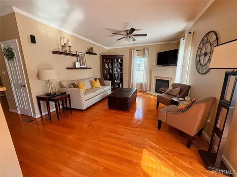 Living - 945 Gorham Ct, Midlothian, VA 23114 photo 1 of 2