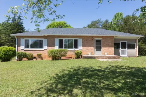 2729 Cumberland Rd, Farmville, VA 23901