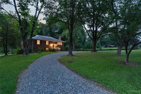 3910 Newbys Bridge Rd, Chesterfield, VA 23832