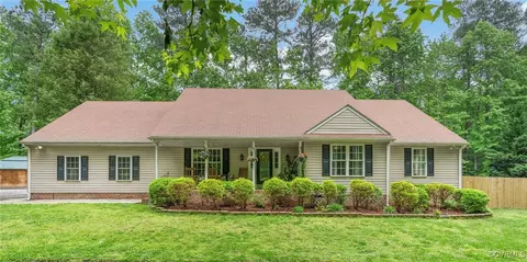 160 Woodland Trl, West Point, VA 23181