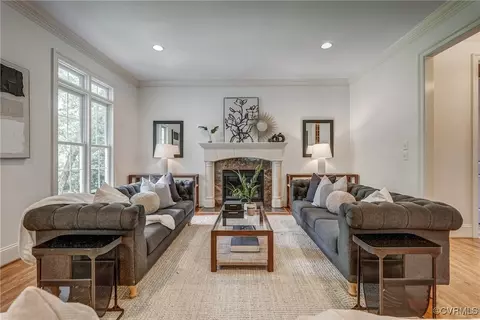 Living - 3330 Handley Rd, Midlothian, VA 23113 photo 2 of 3