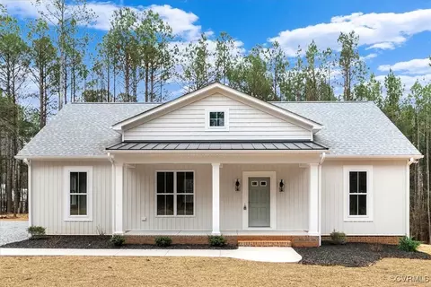 20 Moseley Dr, Ebony, VA 23845