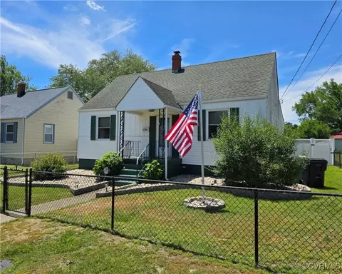 1706 Franklin Ave, Colonial Heights, VA 23834