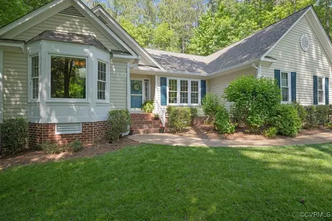 15300 Houndmaster Cir, Midlothian, VA 23112 photo 4