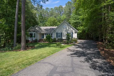 15300 Houndmaster Cir, Midlothian, VA 23112 photo 2