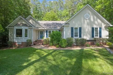 15300 Houndmaster Cir, Midlothian, VA 23112
