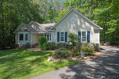 15300 Houndmaster Cir, Midlothian, VA 23112 photo 3