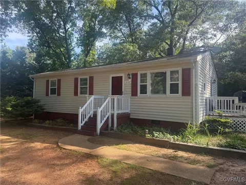 13107 Five Forks Rd, Amelia Court House, VA 23002