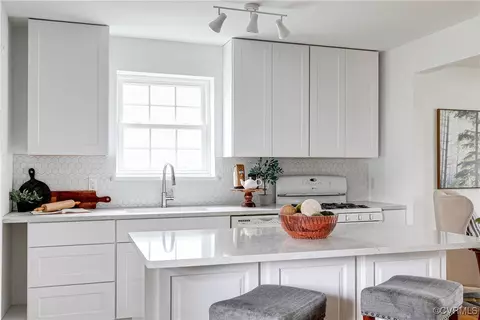 6904 Three Chopt Rd, Richmond, VA 23226 photo 8