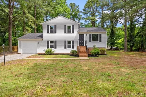 1121 Collingwood Dr, North Prince George, VA 23860