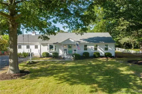 54 Hunton Creek Ln, Deltaville, VA 23043