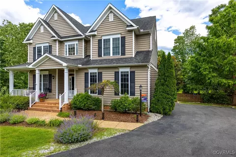 2236 Thorncrag Ln, Midlothian, VA 23112