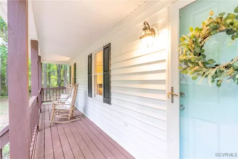 9845 Knobs Hill Ln, Amelia Court House, VA 23002 photo 2
