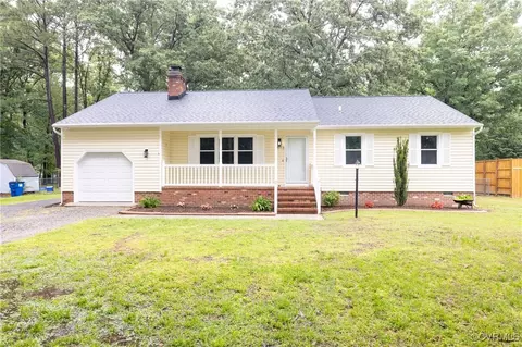 3913 W Autumn Dr, Petersburg, VA 23803