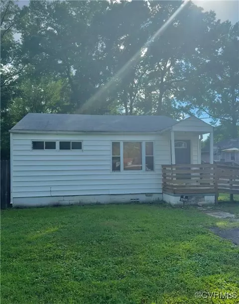 1304 Lee Ln, Hopewell, VA 23860