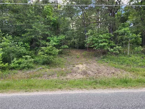52 Ac Pine Trl, Gloucester, VA 23061 photo 4