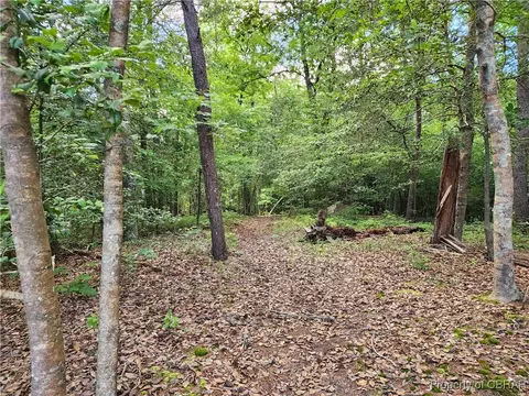 52 Ac Pine Trl, Gloucester, VA 23061