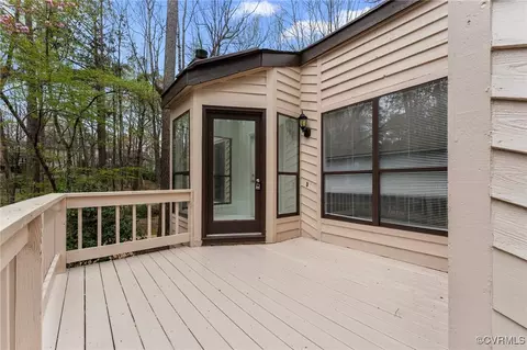Exterior - 14323 Spring Gate Ct, Midlothian, VA 23112 photo 3 of 5
