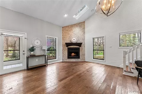 Living - 14323 Spring Gate Ct, Midlothian, VA 23112 photo 3 of 5