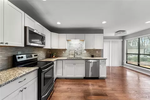 Kitchen - 14323 Spring Gate Ct, Midlothian, VA 23112 photo 1 of 4