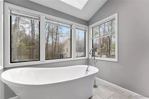 Bath - 14323 Spring Gate Ct, Midlothian, VA 23112 photo 3 of 4