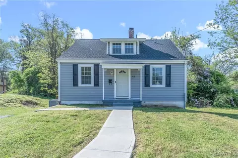 512 St Andrew St, Petersburg, VA 23803