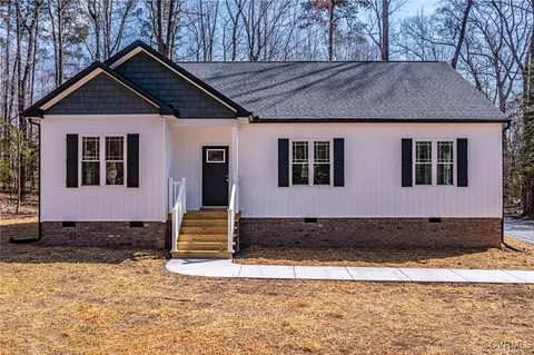 3135 Irvington Rd, Irvington, VA 22480