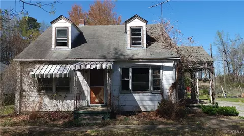 1989 Cox Rd, Blackstone, VA 23824