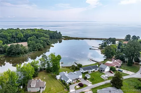 609 Pine Point Dr, Heathsville, VA 22473