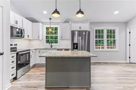 61 Oakland Pl, Louisa, VA 23093
