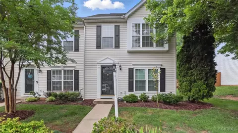 435 Hollybrook Ridge Ln, Richmond, VA 23223