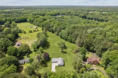 7 Landing Cir, Williamsburg, VA 23188