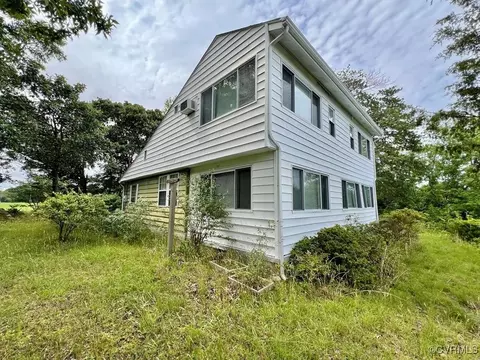 592 Magnolia Ln, Heathsville, VA 22473