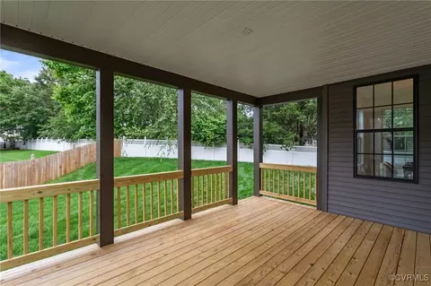 Exterior - 9074 Winter Spring Dr, Mechanicsville, VA 23116 photo 4 of 13