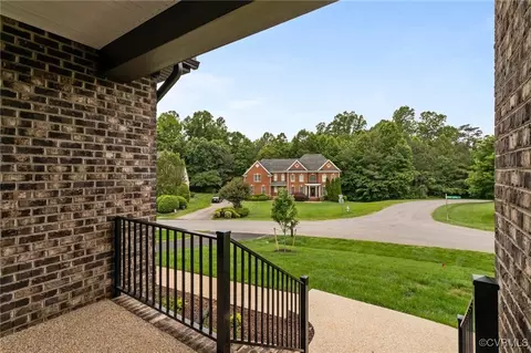 Exterior - 9074 Winter Spring Dr, Mechanicsville, VA 23116 photo 3 of 13