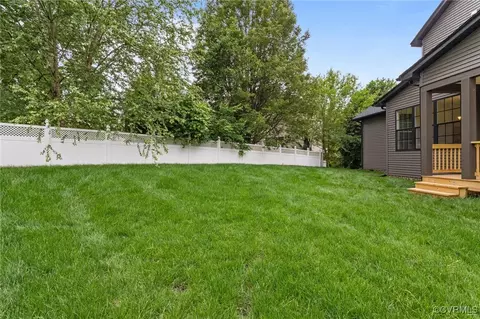 Exterior - 9074 Winter Spring Dr, Mechanicsville, VA 23116 photo 11 of 13