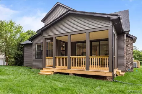 Exterior - 9074 Winter Spring Dr, Mechanicsville, VA 23116 photo 10 of 13