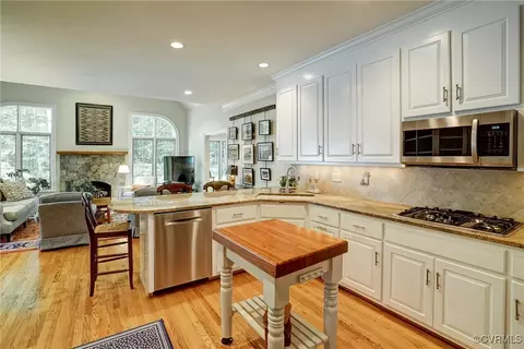 33 E Square Ln, Henrico, VA 23238 photo 15