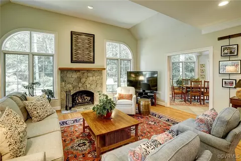 33 E Square Ln, Henrico, VA 23238 photo 12